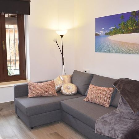 Apartamento San Jacinto Seville Exterior photo